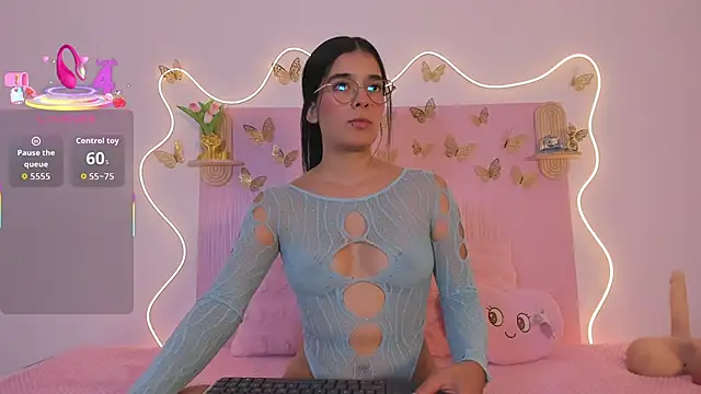 Snapshot of Isaa-queen chatting on 03/17/26, 12:37 Isaa-queen online show from 03/17/26, 12:37