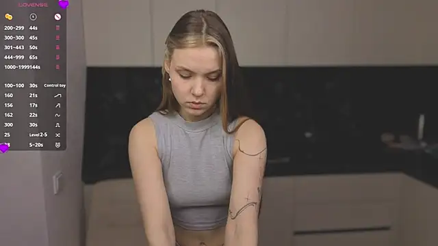 Snapshot of HinaVibe chatting on 03/15/26, 03:51 HinaVibe online show from 03/15/26, 03:51