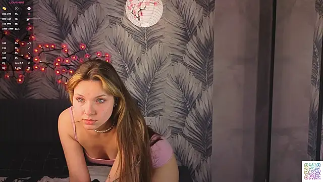 Snapshot of HinaVibe chatting on 05/27/26, 03:31 HinaVibe online show from 05/27/26, 03:31