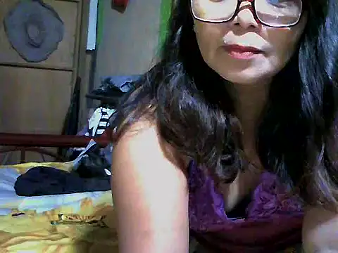 Snapshot of Flowerblossom123 chatting on 03/15/26, 01:06 Flowerblossom123 online show from 03/15/26, 01:06