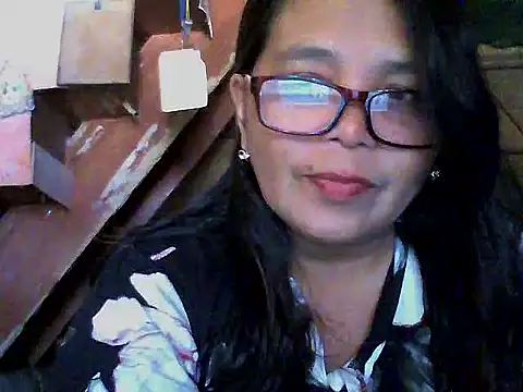 Snapshot of Flowerblossom123 chatting on 03/25/26, 04:29 Flowerblossom123 online show from 03/25/26, 04:29