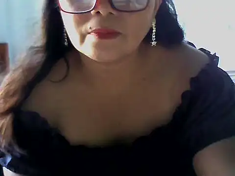 Snapshot of Flowerblossom123 chatting on 04/17/26, 04:26 Flowerblossom123 online show from 04/17/26, 04:26