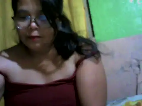 Snapshot of Flowerblossom123 chatting on 05/16/26, 01:10 Flowerblossom123 online show from 05/16/26, 01:10