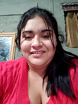 Snapshot of Orianamzn21 chatting on 05/02/26, 05:23 Orianamzn21 online show from 05/02/26, 05:23
