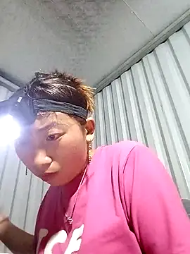 Snapshot of Xuka-xx chatting on 03/05/26, 11:39 Xuka-xx online show from 03/05/26, 11:39