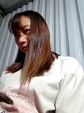 Snapshot of Xuka-xx chatting on 03/13/26, 01:12 Xuka-xx online show from 03/13/26, 01:12