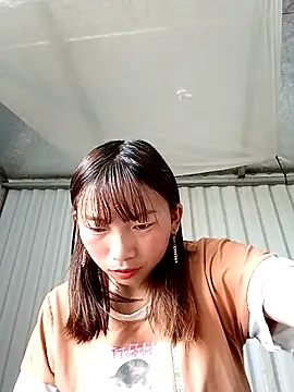 Snapshot of Xuka-xx chatting on 03/27/26, 12:38 Xuka-xx online show from 03/27/26, 12:38