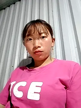 Snapshot of Xuka-xx chatting on 03/31/26, 05:02 Xuka-xx online show from 03/31/26, 05:02