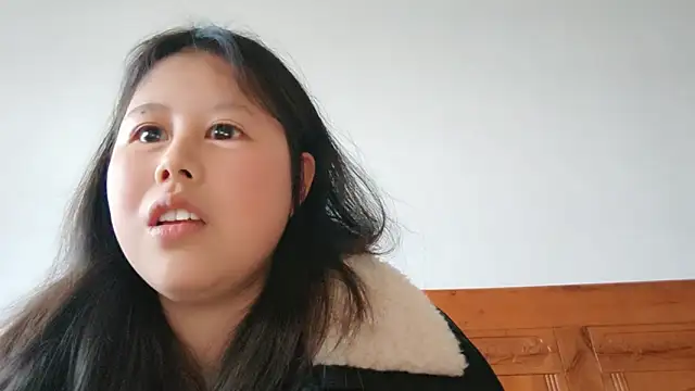 Snapshot of Hannah-33 chatting on 02/28/26, 07:42 Hannah-33 online show from 02/28/26, 07:42