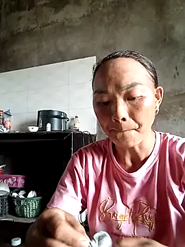 Snapshot of elen8800 chatting on 03/02/26, 04:25 elen8800 online show from 03/02/26, 04:25