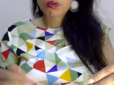 Neha Sharma2 online show from 04/15/26, 09:49