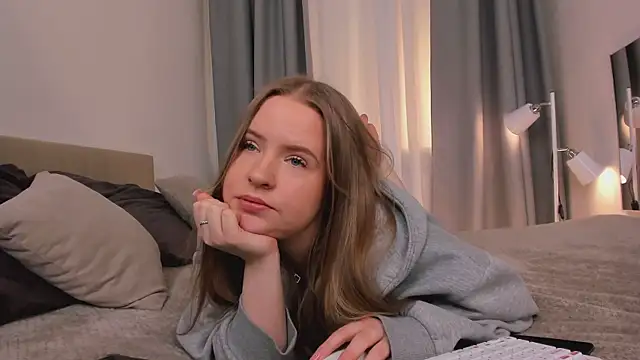 Snapshot of Arya_Thomas chatting on 03/24/26, 04:45 Arya Thomas online show from 03/24/26, 04:45