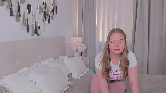 Snapshot of Arya_Thomas chatting on 04/22/26, 10:00 Arya Thomas online show from 04/22/26, 10:00