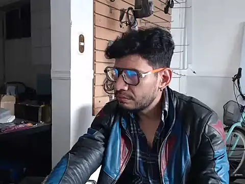 Snapshot of boyp3netrat0r chatting on 03/18/26, 03:15 boyp3netrat0r online show from 03/18/26, 03:15