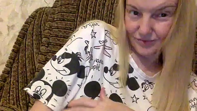 Snapshot of Bella_soulmate chatting on 07/09/26, 06:45 Bella soulmate online show from 07/09/26, 06:45