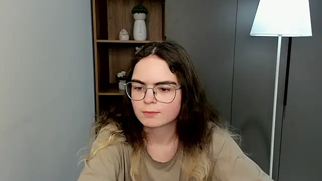 Snapshot of MyrlZangger chatting on 02/25/26, 08:35 MyrlZangger online show from 02/25/26, 08:35