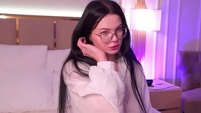 CindyMil online show from 05/17/26, 06:22
