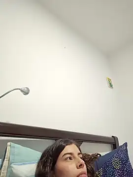 Snapshot of IrisBound chatting on 04/06/26, 01:14 IrisBound online show from 04/06/26, 01:14