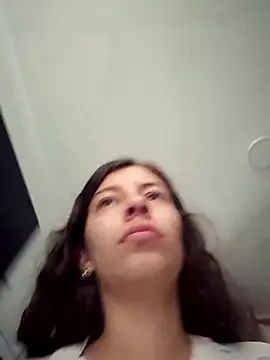 Snapshot of IrisBound chatting on 04/17/26, 02:31 IrisBound online show from 04/17/26, 02:31