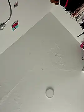 Snapshot of IrisBound chatting on 04/18/26, 02:10 IrisBound online show from 04/18/26, 02:10