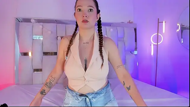 HecateCorvin online show from 02/24/26, 12:25