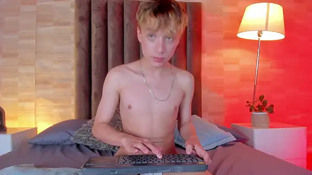 Snapshot of Isaac_Grey chatting on 03/17/26, 07:28 Isaac Grey online show from 03/17/26, 07:28