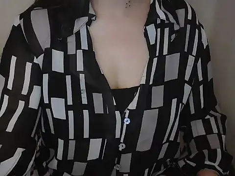 Snapshot of the_ruh chatting on 07/16/26, 11:16 the ruh online show from 07/16/26, 11:16
