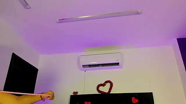 Snapshot of scarlet__ray_ chatting on 03/03/26, 10:10 scarlet ray online show from 03/03/26, 10:10