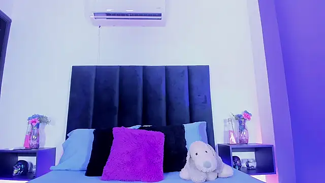 Snapshot of scarlet__ray_ chatting on 03/11/26, 11:49 scarlet ray online show from 03/11/26, 11:49