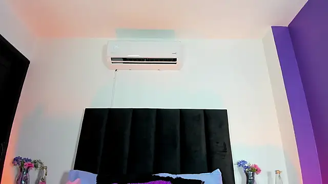 Snapshot of scarlet__ray_ chatting on 03/24/26, 10:42 scarlet ray online show from 03/24/26, 10:42