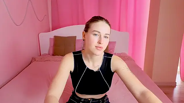 Violettta doll online show from 03/02/26, 10:33