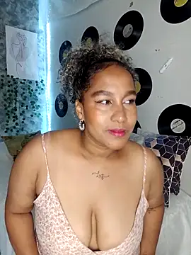 medusafox  online show from 03/28/26, 04:34