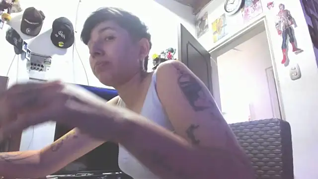 Snapshot of MIKEFONSE- chatting on 03/05/26, 09:33 MIKEFONSE- online show from 03/05/26, 09:33
