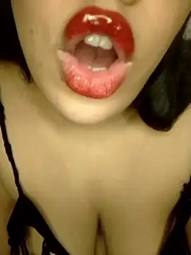 Snapshot of madleen_Mm chatting on 03/06/26, 08:16 madleen Mm online show from 03/06/26, 08:16