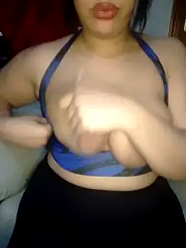 Snapshot of madleen_Mm chatting on 03/11/26, 09:10 madleen Mm online show from 03/11/26, 09:10