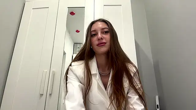 Snapshot of selena_favn chatting on 03/12/26, 07:03 selena favn online show from 03/12/26, 07:03