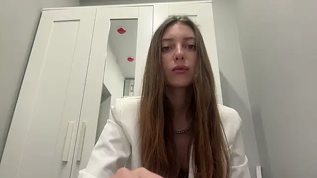 Snapshot of selena_favn chatting on 04/02/26, 01:14 selena favn online show from 04/02/26, 01:14