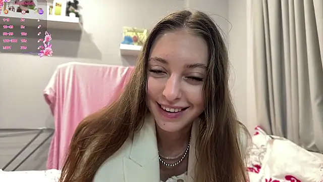 Snapshot of selena_favn chatting on 06/11/26, 02:22 selena favn online show from 06/11/26, 02:22