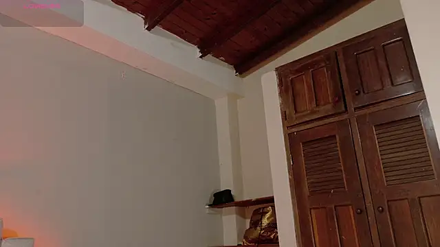 Snapshot of BeckaBlue chatting on 04/06/26, 01:01 BeckaBlue online show from 04/06/26, 01:01