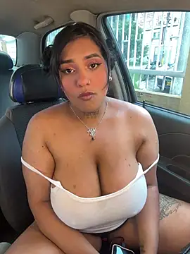 Nahomy firee online show from 03/24/26, 06:57