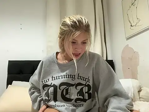 Snapshot of maisco19 chatting on 06/11/26, 11:14 maisco19 online show from 06/11/26, 11:14