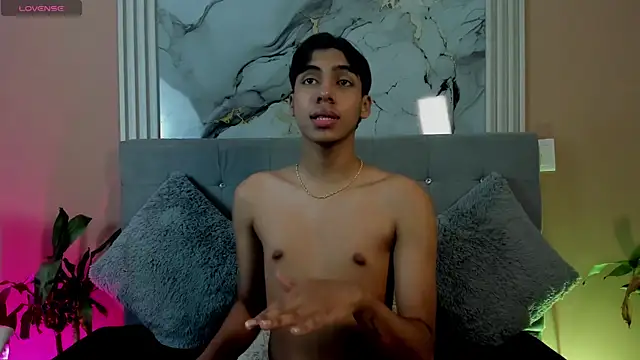 Eros Lux online show from 04/15/26, 03:08