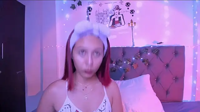 Snapshot of violeta_blaze1 chatting on 03/25/26, 10:43 violeta blaze1 online show from 03/25/26, 10:43