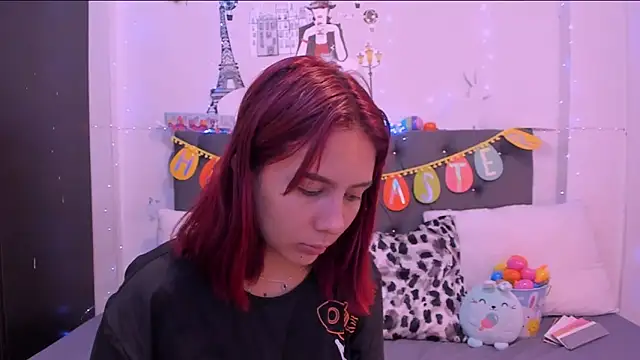 Snapshot of violeta_blaze1 chatting on 04/02/26, 10:02 violeta blaze1 online show from 04/02/26, 10:02