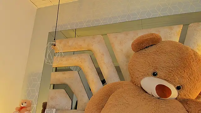 AuroraFlowers online show from 03/08/26, 02:04