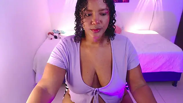 Snapshot of Bonnydopson07 chatting on 04/17/26, 12:52 Bonnydopson07 online show from 04/17/26, 12:52