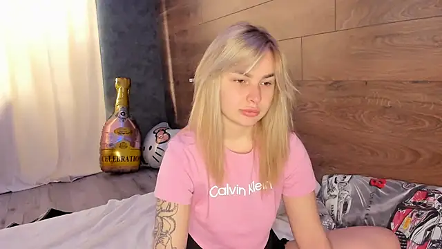 Snapshot of AmmyLuu chatting on 03/16/26, 12:42 AmmyLuu online show from 03/16/26, 12:42