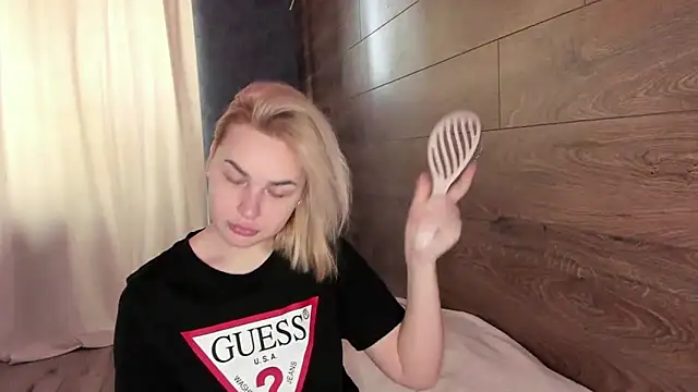 Snapshot of AmmyLuu chatting on 04/19/26, 10:36 AmmyLuu online show from 04/19/26, 10:36