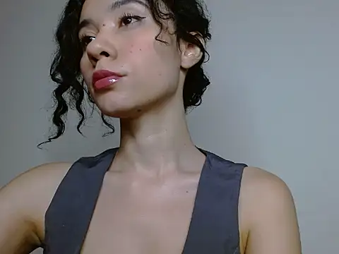 Snapshot of helena_hadler chatting on 03/27/26, 02:06 helena hadler online show from 03/27/26, 02:06