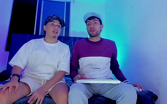 Snapshot of alex_and_christhoper chatting on 03/24/26, 04:17 alex and christhoper online show from 03/24/26, 04:17